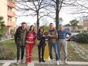 A Pesaro arriva il 51esimo defibrillatore, a donarlo i commercianti del piazzale di via Agostini