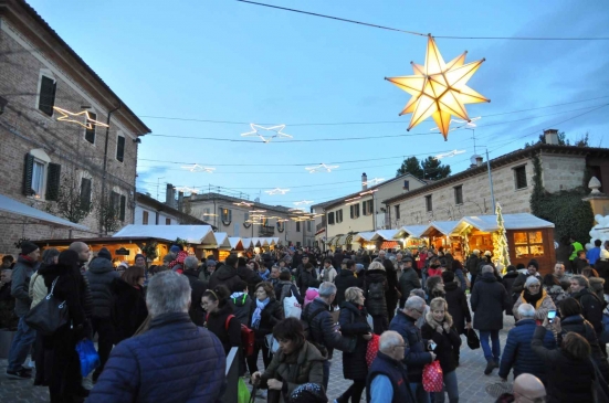 Candele a Candelara, una sfida vinta soprattutto dai residenti