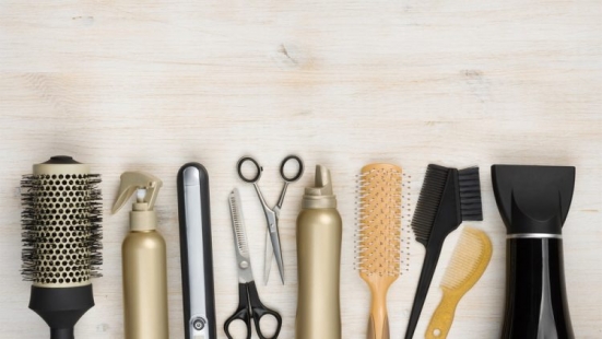 Pesaro, approdato in Giunta il "Nuovo regolamento per le attività di acconciatori e estetiste"