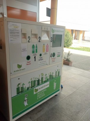 Fano, Aset avvia il nuovo eco-compattatore nel centro commerciale a San Lazzaro