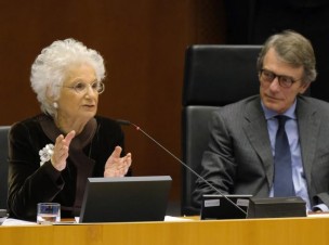 «Una farfalla gialla che vola sopra i fili spinati», il video di Liliana Segre al Parlamento Europeo