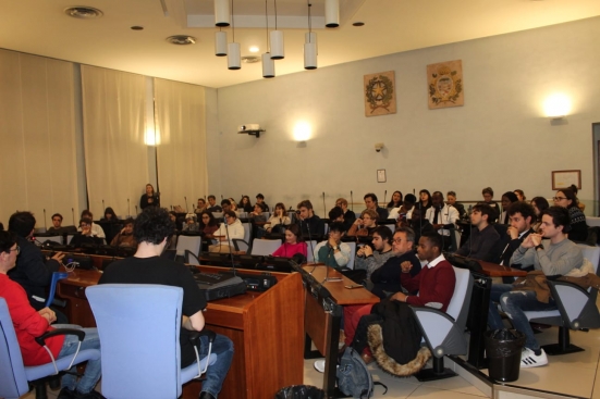 Ieri circa cinquanta ragazzi si sono domandati: Pesaro è razzista?