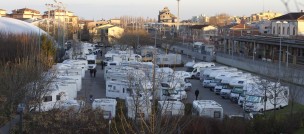 Migliaia di camperisti da dieci anni si ritrovano a Fano per il Carnevale