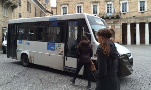 Urla, spintoni e sputi ai danni di un controllore: ennesima aggressione al personale di Adriabus