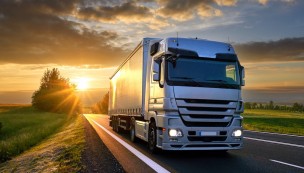 L'autotrasporto è in crisi, ma si cercano autisti: ecco un corso di abilitazione
