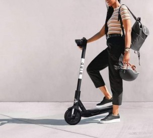 Ciao monopattini Voi, arrivano i Bird