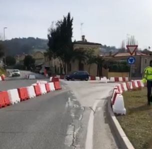 Pesaro, è partita la sperimentazione della rotatoria di via Lombroso e Strada dei Colli - VIDEO