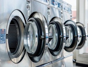 Lavanderie, idraulici ed elettricisti: nessuno stop dal decreto