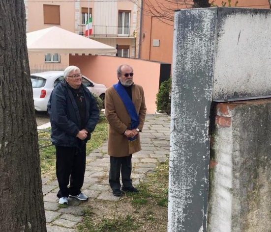 Paolini: "I morti di Covid 19 come i soldati che morivano soli in guerra"