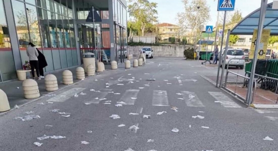 Nonostante tutto, continuiamo a inquinare