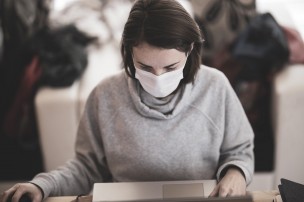 Con la Fase 2 solo il 30% delle donne è tornata a lavoro