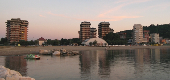 Consiglio comunale, approvata la delibera per la realizzazione del nuovo parcheggio a Baia Flaminia