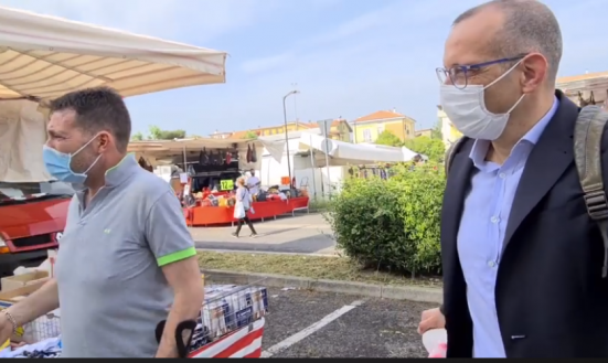 Riparte il mercato a Pesaro, Ricci: «Prudenza e seguiamo le regole»