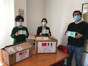 "La Cina è vicina, Haiyu ancora di più": a Gradara consegnati mascherine e dispositivi di protezione donati dalla città cinese