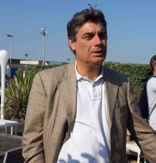 Seri: "Troppi assembramenti davanti ai locali, stiamo pensando di adottare provvedimenti più stringenti"