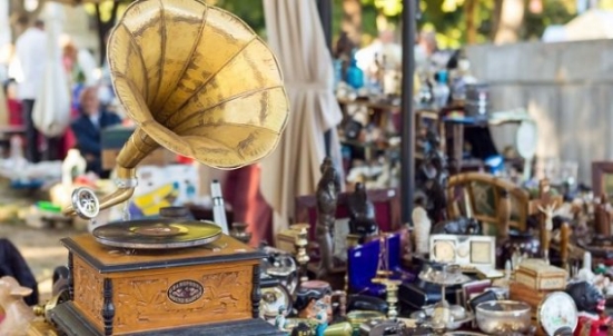Riparte lo storico mercato dell’antiquariato al Pincio di Fano