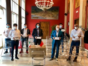 L'associazione di commercio italo-cinese ha donato 2000 mascherine al Comune di Pesaro