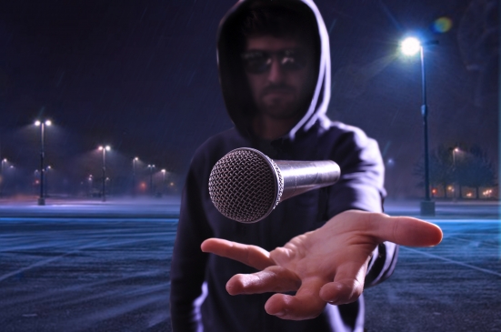 La voce di Faber, le cover della trap italiana: chi è The Andre, il cantautore anonimo