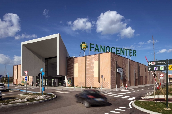 Furti estivi nei negozi a Fano: arrestate 7 persone appartenenti a 3 distinte bande specializzate