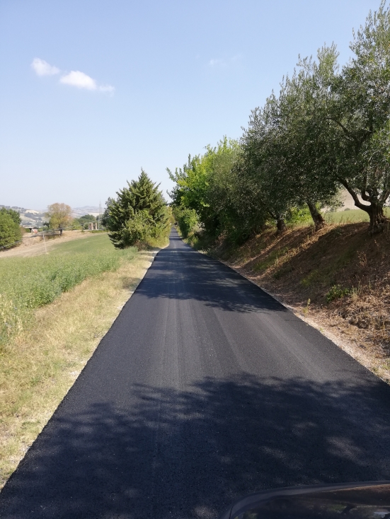 I lavori di asfaltatura delle strade a Vallefoglia stanno andando avanti