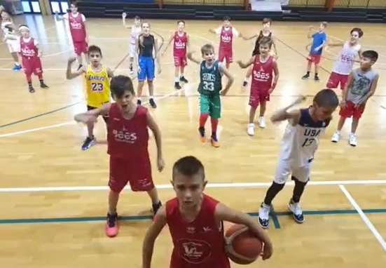 Nuovo DPCM, bambini e bambine del mini basket Bees Pesaro non ci stanno: "Noi non siamo il male!" - VIDEO