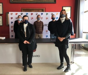 "In viaggio con il Natale": i mercatini si mettono in mostra all'interno delle agenzie di Pesaro