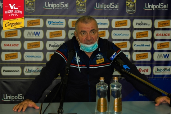 Verso VL Pesaro - Fortitudo Bologna, Repesa: "Sabato voglio vedere una risposta da parte della mia squadra"