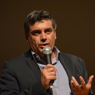 «Servono ponti verso il futuro. Abbattiamo i muri costruiti dal populismo»