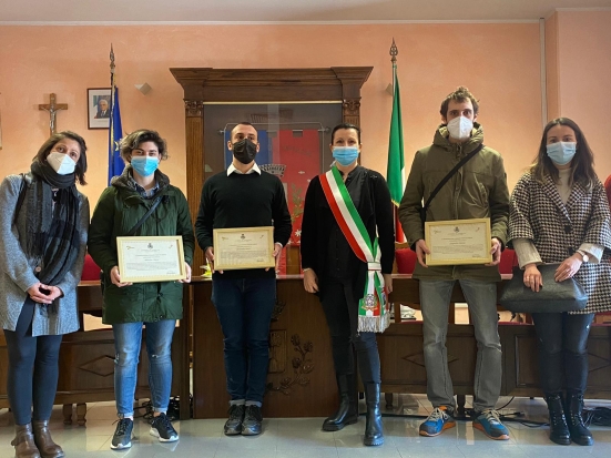 Segnalano un furto in un centro commerciale e ricevono l'encomio del Comune di Tavullia