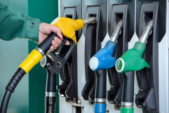Benzina e gasolio, aumenti inarrestabili: crescita del 20% da inizio anno