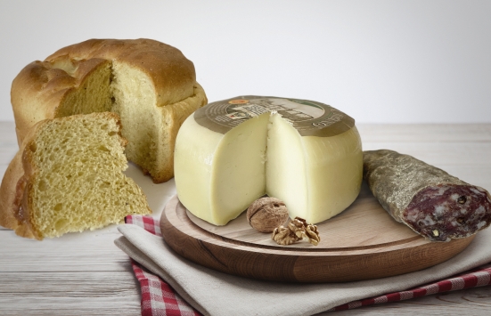 Storia della Casciota d'Urbino DOP, da secoli un must delle colazioni pasquali marchigiane