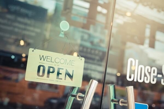 Un accordo consentirà alle aziende commerciali di gestire in maniera flessibile i picchi di lavoro stagionale