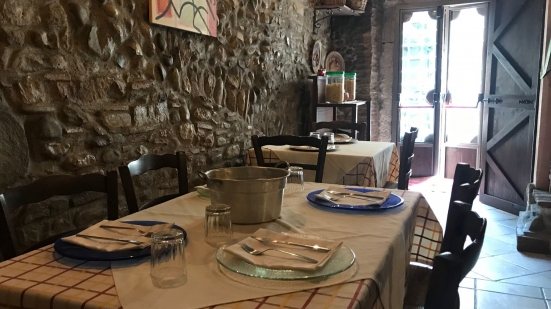 Limite di persone a tavola, oggi il Governo potrebbe revocarlo se all'aperto e in zona bianca