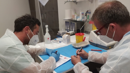 Vaccini in farmacia, buona la prima: 24 somministrazioni presso il FanoCenter nel giorno di esordio