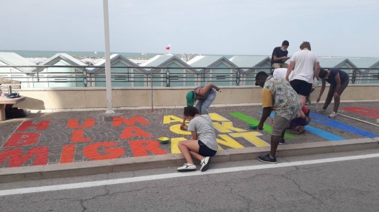 "Ricoloriamo l'opera di street art Black Lives Matter", appuntamento domani in lungomare Nazario Sauro
