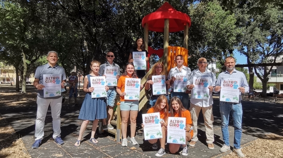 Donata una nuova altalena al parco "Renato Fastigi" di Pesaro grazie al progetto AltroGiro