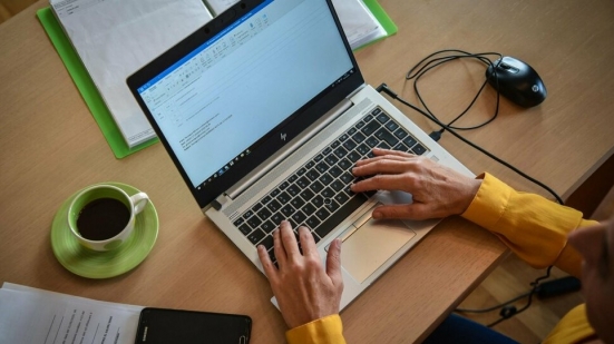 Un italiano su quattro in smart working con oltre 5 milioni collegati all'ufficio da casa, secondo l'indagine di Uecoop