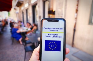 La Confcommercio ha scritto le regole di accesso del green pass... in dialetto pesarese