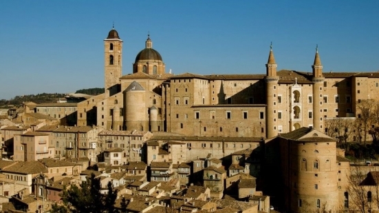 Confesercenti e i pubblici esercizi di Urbino presentano al sindaco Gambini una proposta di orari e aperture