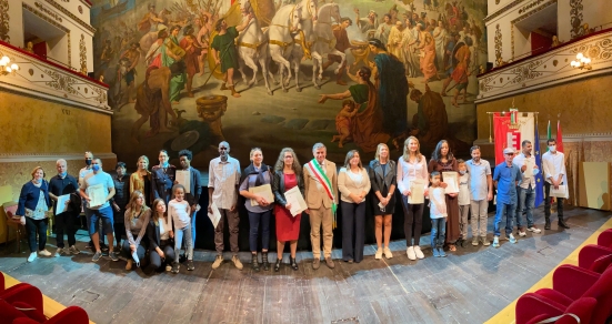 Al Teatro della Fortuna consegnati gli attestati ai 34 nuovi cittadini italiani che vivono a Fano
