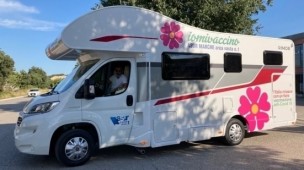 Prosegue il tour vaccinale per cittadini e lavoratori, il camper per tre giorni a Montecchio di Vallefoglia