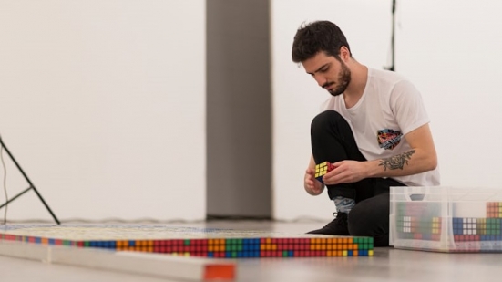 Presentato il concorso d'arte figurativa per gli studenti di 5 scuole superiori, testimonial l'artista Giovanni Contardi