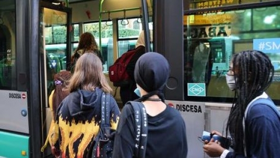 Trasporto scolastico, il Comune di Pesaro ha revocato l'affidamento alla Tundo "per grave inadempimento"