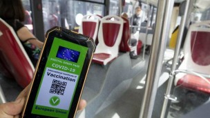 Nuove norme anti Covid: in taxi solo 2 passeggeri e stop dei treni se ci sono persone con sintomi del virus