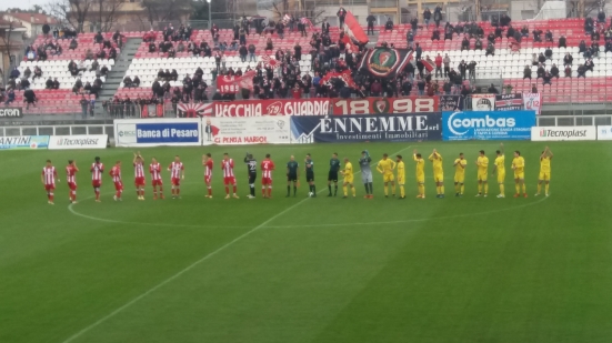 Partita bloccata ed emozioni solo nel finale, Vis Pesaro - Carrarese finisce giustamente 0 a 0