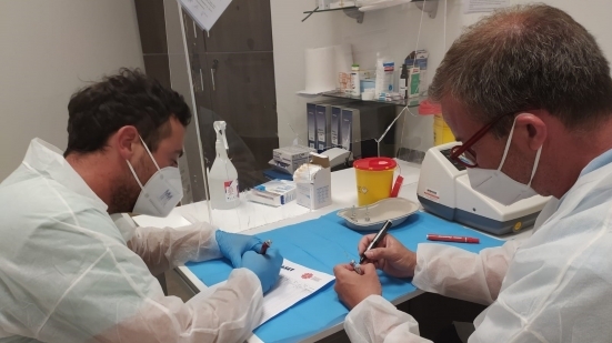 Vaccini anti-Covid, tre giornate di somministrazioni nella farmacia Aset del FanoCenter