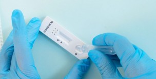 Ora è possibile uscire da isolamento e quarantena anche con tampone antigenico rapido
