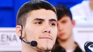 Il giovane cantante pesarese Marco Barbieri è entrato nella scuola di Amici di Maria De Filippi