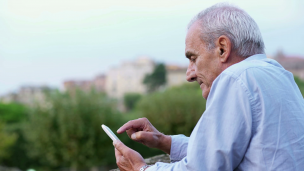 ASI Pesaro e Urbino organizza tre incontri gratuiti per facilitare agli anziani l'uso della tecnologia