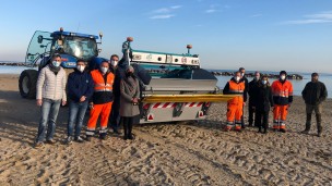 Da oggi a Fano le spiagge saranno ancora più pulite con il nuovo "BeachTech 2500" acquistato da Aset Spa